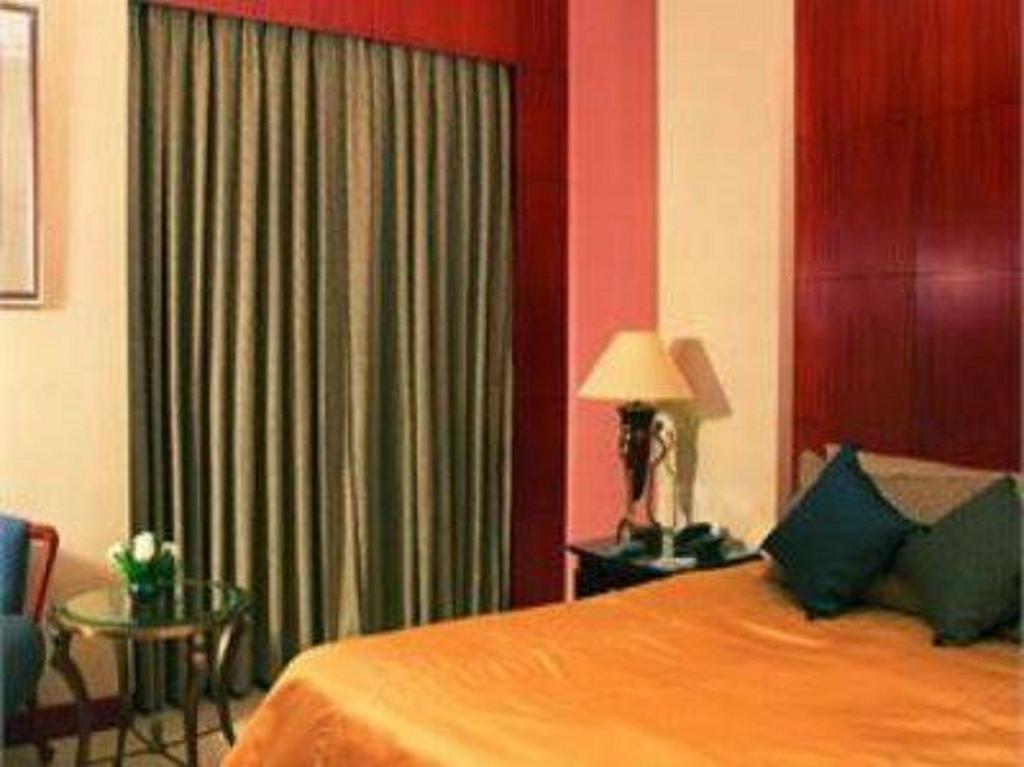 Hotel Hans International New Delhi Exterior photo