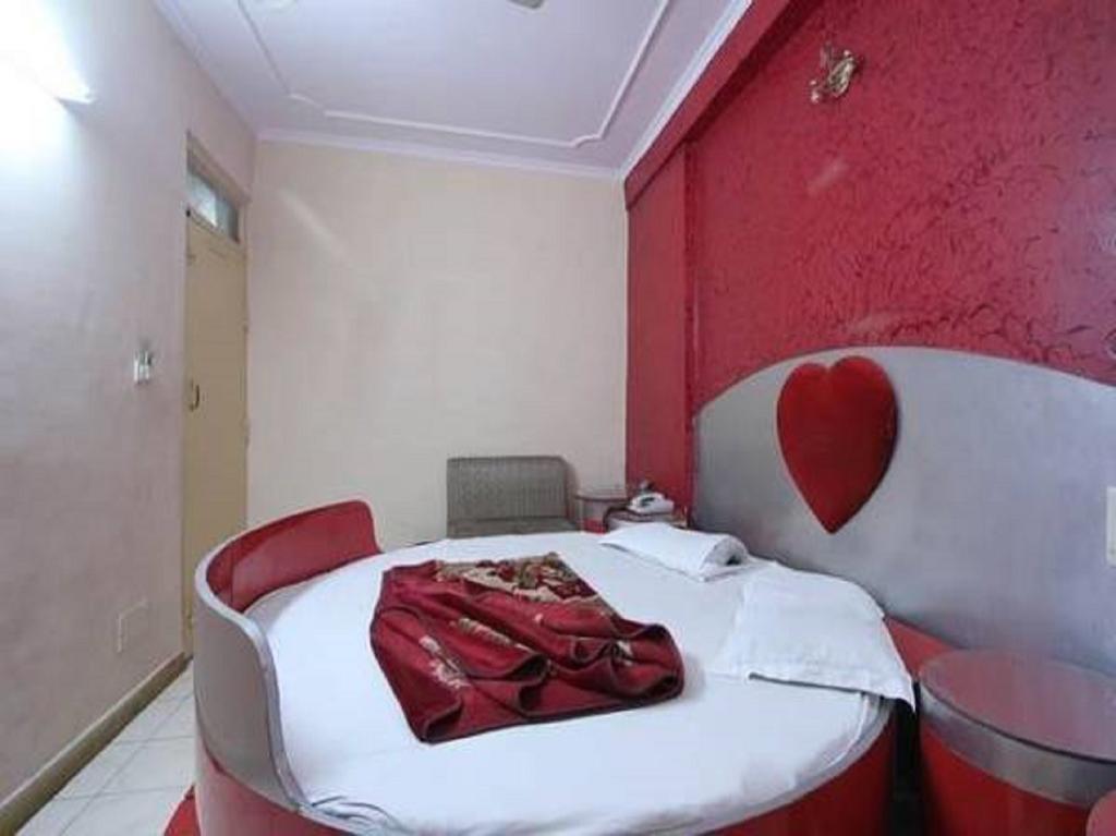 Hotel Hans International New Delhi Room photo